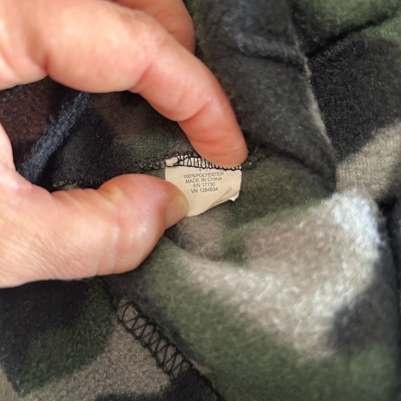 Boys Camouflage Fleece Beanie Size 4-7 years - Picture 3 of 3